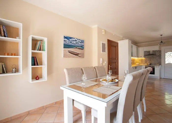 Апартаменты Dina