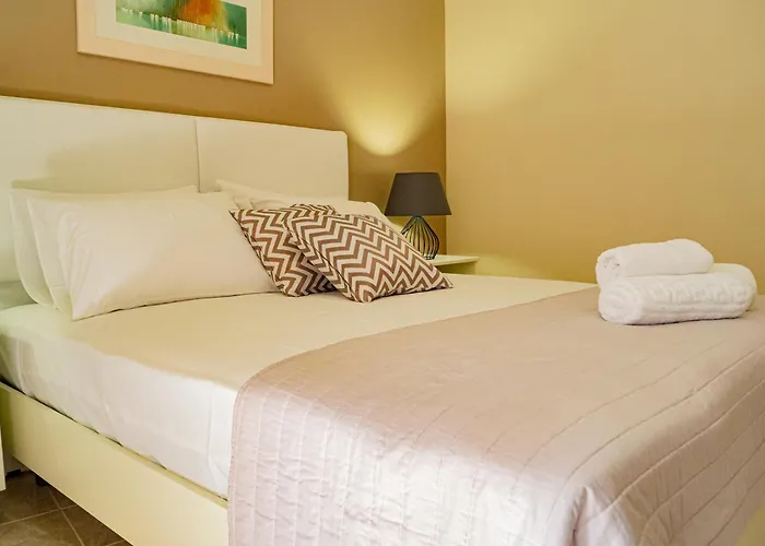 Διαμέρισμα Dina *