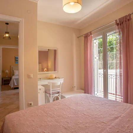 Dina * Argostoli (Kefalonia)