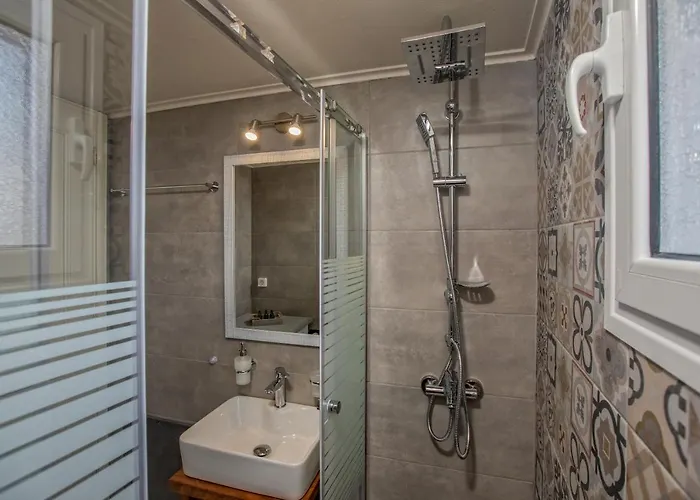 Dina 아르고스톨리온