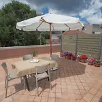 Apartman Dina *