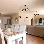 Apartman Dina *